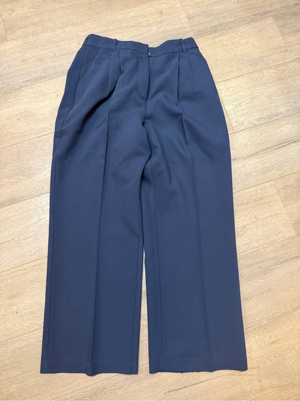 Abercrombie & Fitch Women's Navy Pleated Trousers